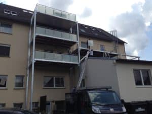 erhoehter_balkon_am_mehrfamilienhaus_in_porta_westfalica_hausberge_20161203_1117892846 Erhöhter Balkon am Mehrfamilienhaus in Porta Westfalica