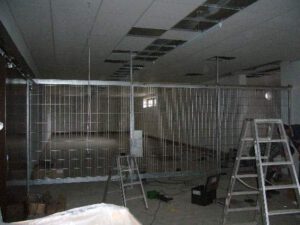 Metallanbauteile für Supermarkt an ALDI-Filiale