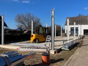 IMG_5092 Entdecken Sie die innovative Verkaufshalle von HEIKO Metallbau: Modernes Design, für optimale Präsentation von Motorrädern. Qualität trifft auf Ästhetik im Industriebau!