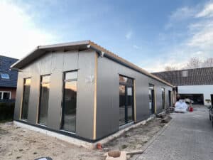 Entdecken Sie die innovative Verkaufshalle von HEIKO Metallbau: Modernes Design, für optimale Präsentation von Motorrädern. Qualität trifft auf Ästhetik im Industriebau! Entdecken Sie die innovative Verkaufshalle von HEIKO Metallbau: Modernes Design, für optimale Präsentation von Motorrädern. Qualität trifft auf Ästhetik im Industriebau!