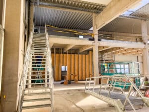 HEIKO Metallbau montiert drei neue Treppenanlagen in den Produktionsbereichen der Firma Schlattmeier GmbH & Co. KG in Rödinghausen.