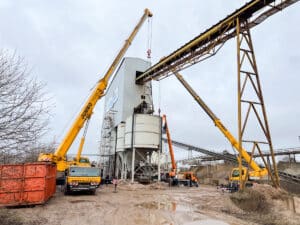 Für das Tramira Transportbetonwerk haben wir zwei neue Sandtrichter konstruiert und installiert, welche die alten Trichteranlagen ersetzen.