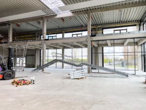 HEIKO Metallbau montiert drei neue Treppenanlagen in den Produktionsbereichen der Firma Schlattmeier GmbH & Co. KG in Rödinghausen.