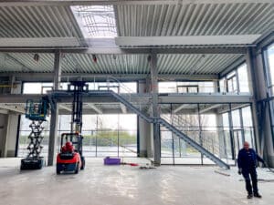 HEIKO Metallbau montiert drei neue Treppenanlagen in den Produktionsbereichen der Firma Schlattmeier GmbH & Co. KG in Rödinghausen.