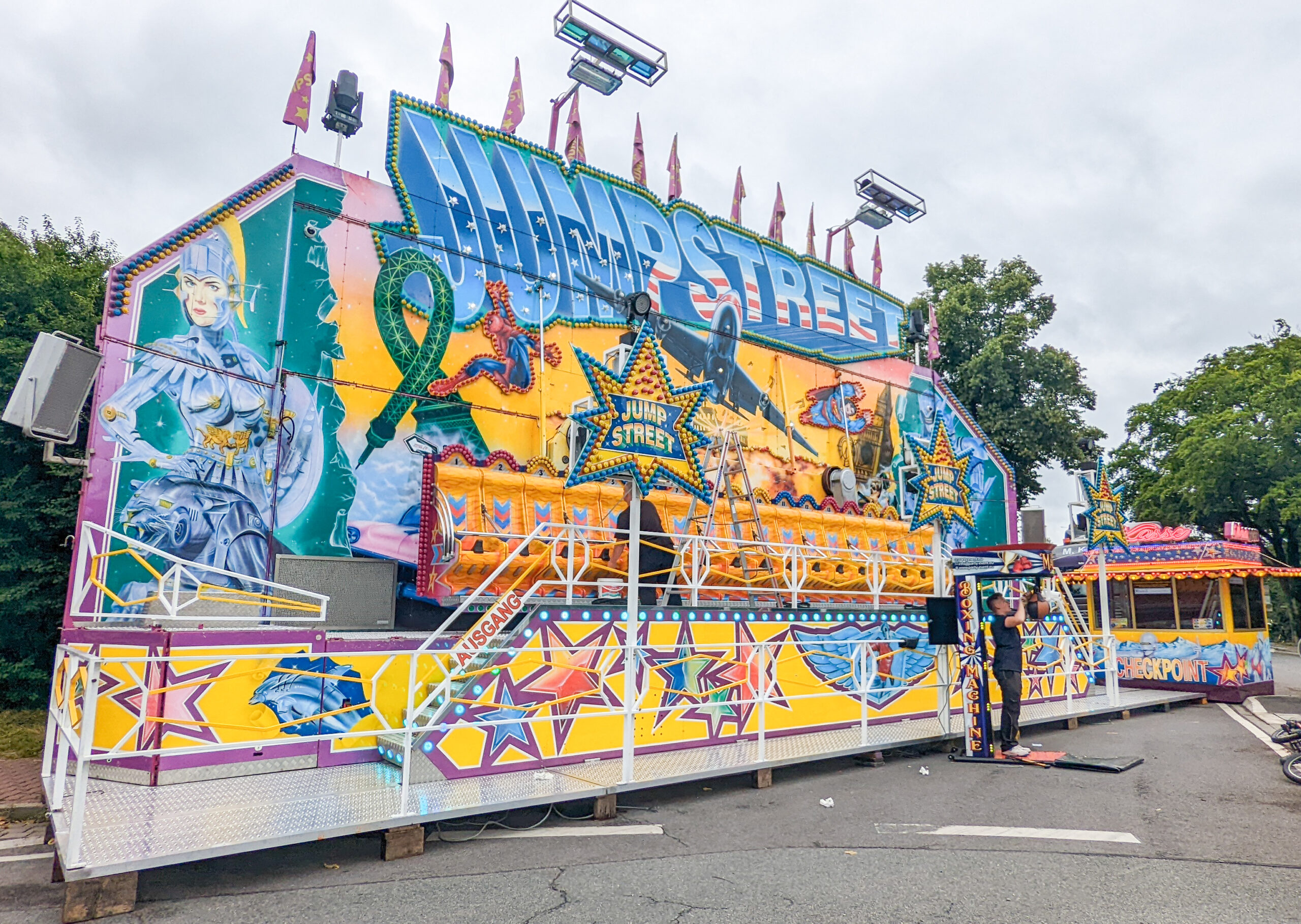 HEIKO Metallbau supplies railings, tread plates & metal parts for amusement rides – ideal for showmen looking to refurbish or modernize their fairground attractions.